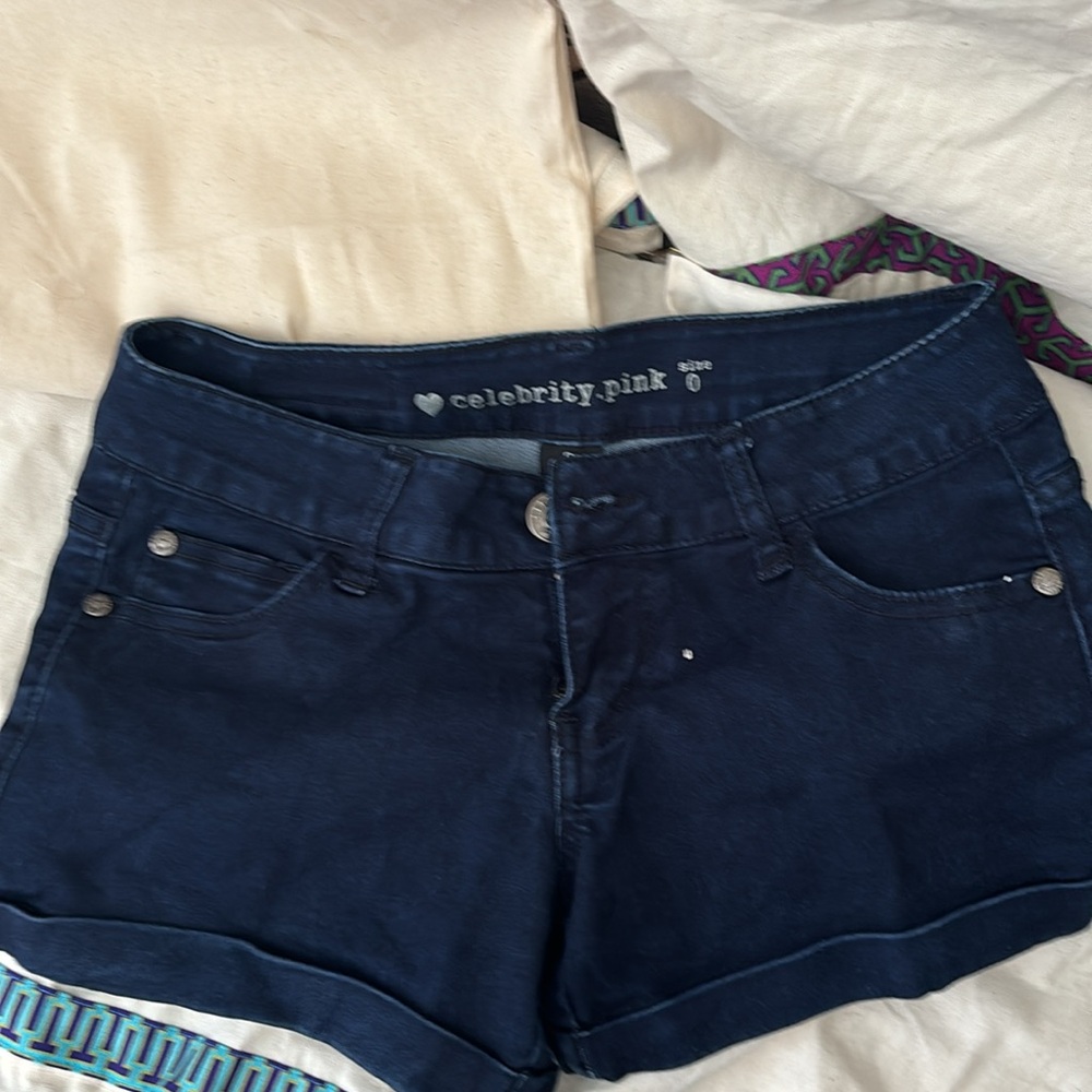 Shorts - Picture 3 of 3